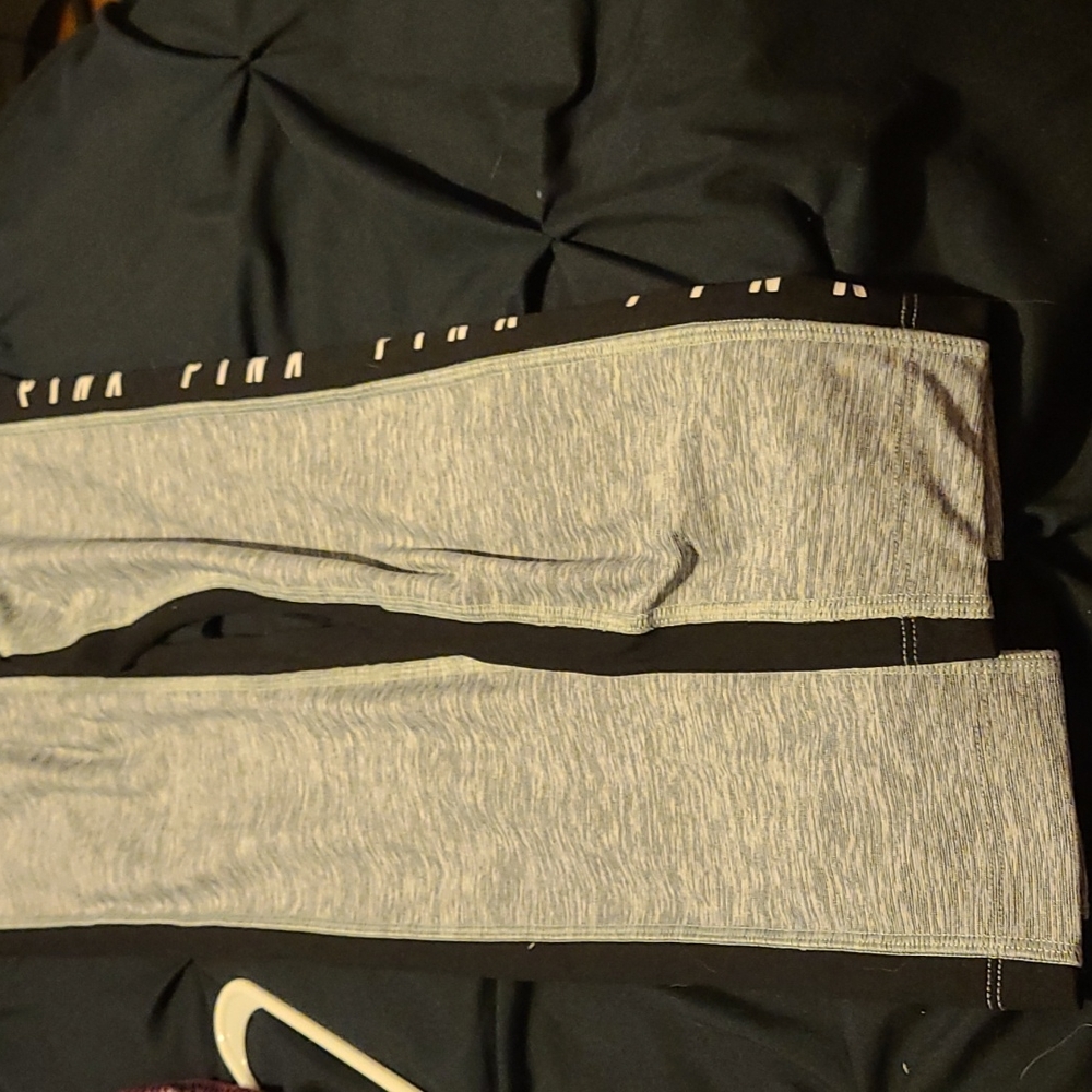 VS PINK ultimate leggins - Picture 2 of 5